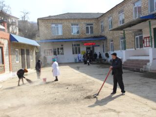 Масштабный субботник прошел в Дахадаевском районе